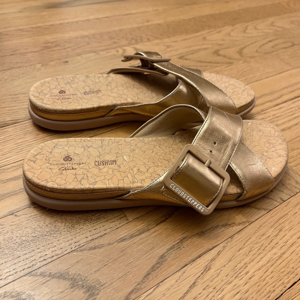 Clarks Cloudsteppers June Shell Sandals Rose Gold Metallic - Picture 4 of 7